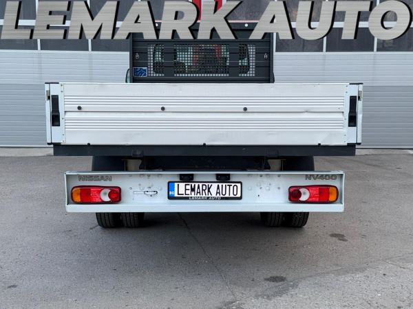 Nissan NV400