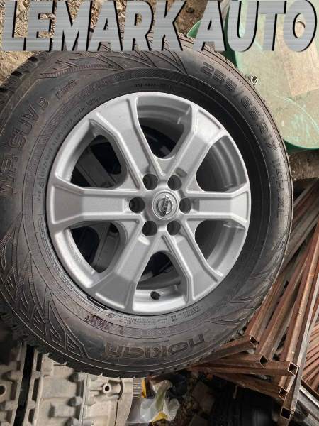Гуми с джанти 255/65R17 за Nissan Navara
