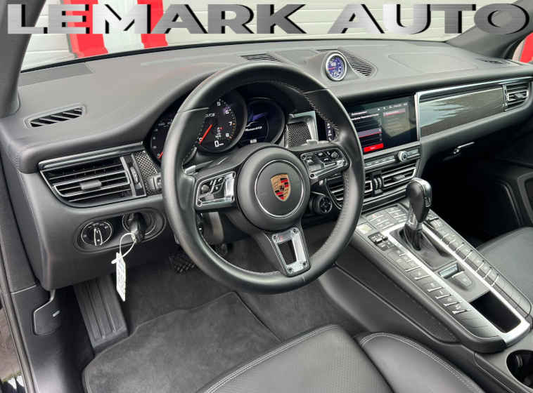 PORSCHE Macan GTS