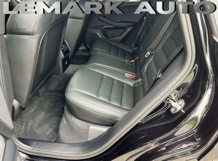 PORSCHE Macan GTS